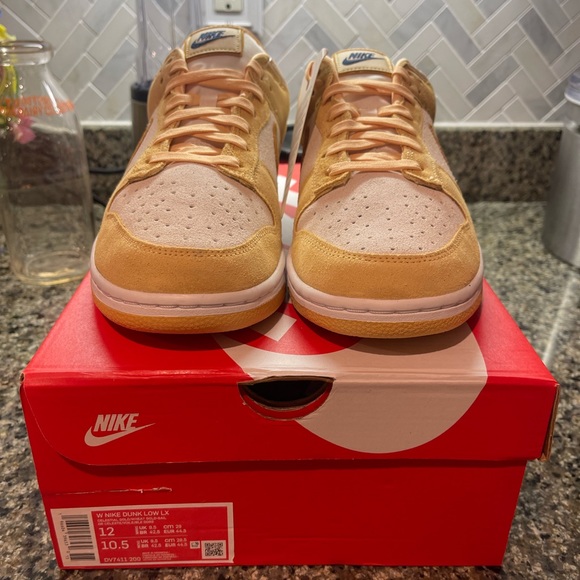 Nike Dunk Low LX - Picture 7 of 7